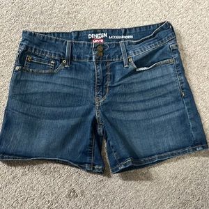 Levi’s Denizen Jean Shorts